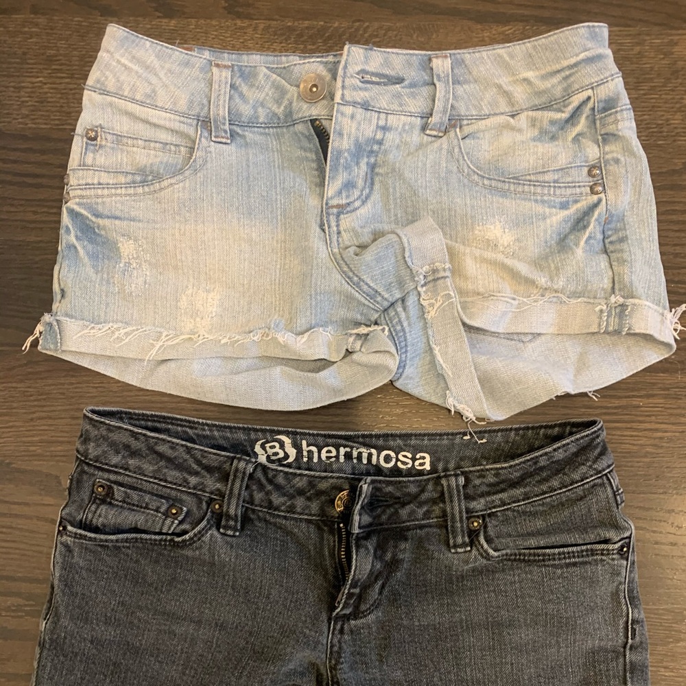 Bullhead black jean short and lei light jean short
